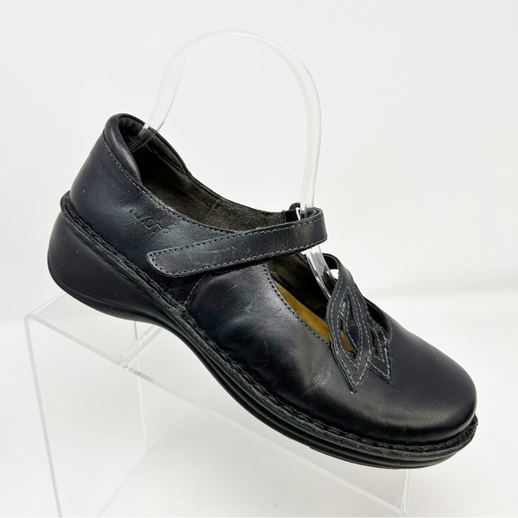 Naot Shoes - Naot Primrose Black Leather Comfort Chunky Heeled Mary Janes Size 38 (US Size 7)